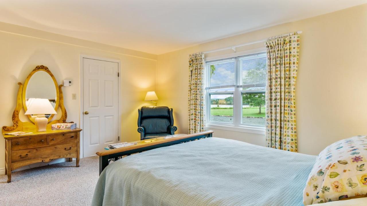 Bayview Pines Country Inn B&B Mahone Bay Exterior foto